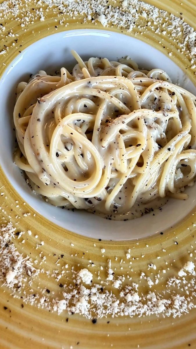 Pasta cacio e pepe